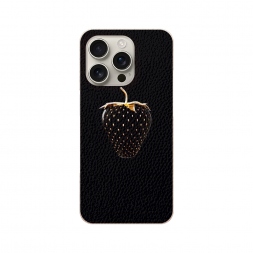 ������� ������� Black strawberry �� iPhone 16 Pro